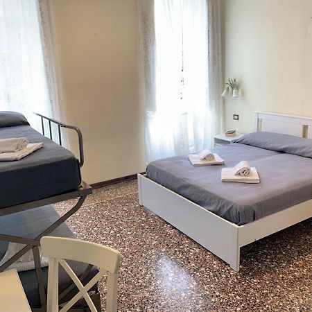 Hotel Baia Di Леванто Екстериор снимка