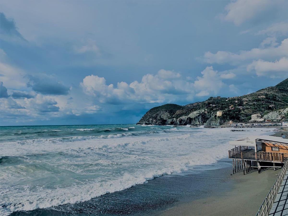 Hotel Baia Di Леванто Екстериор снимка