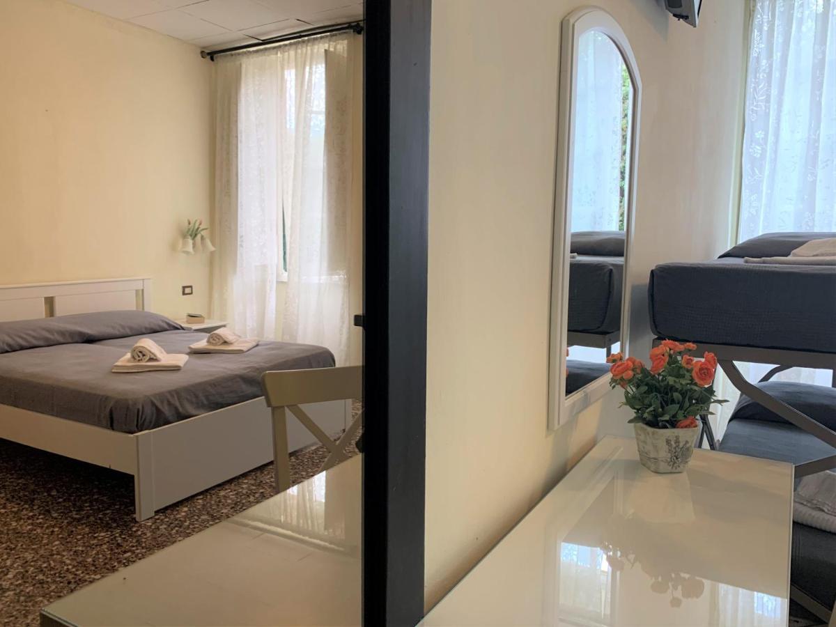 Hotel Baia Di Леванто Екстериор снимка