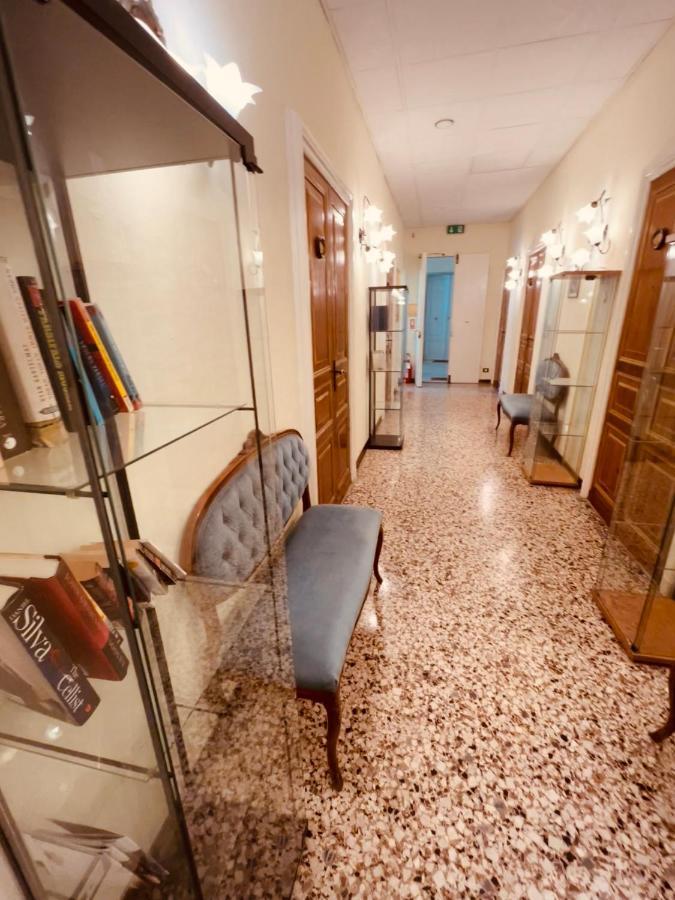 Hotel Baia Di Леванто Екстериор снимка