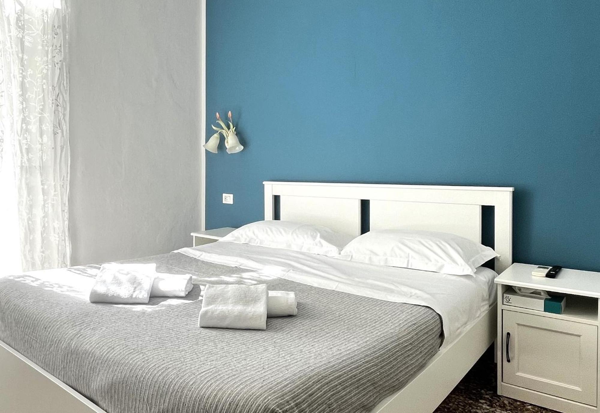 Hotel Baia Di Леванто Екстериор снимка