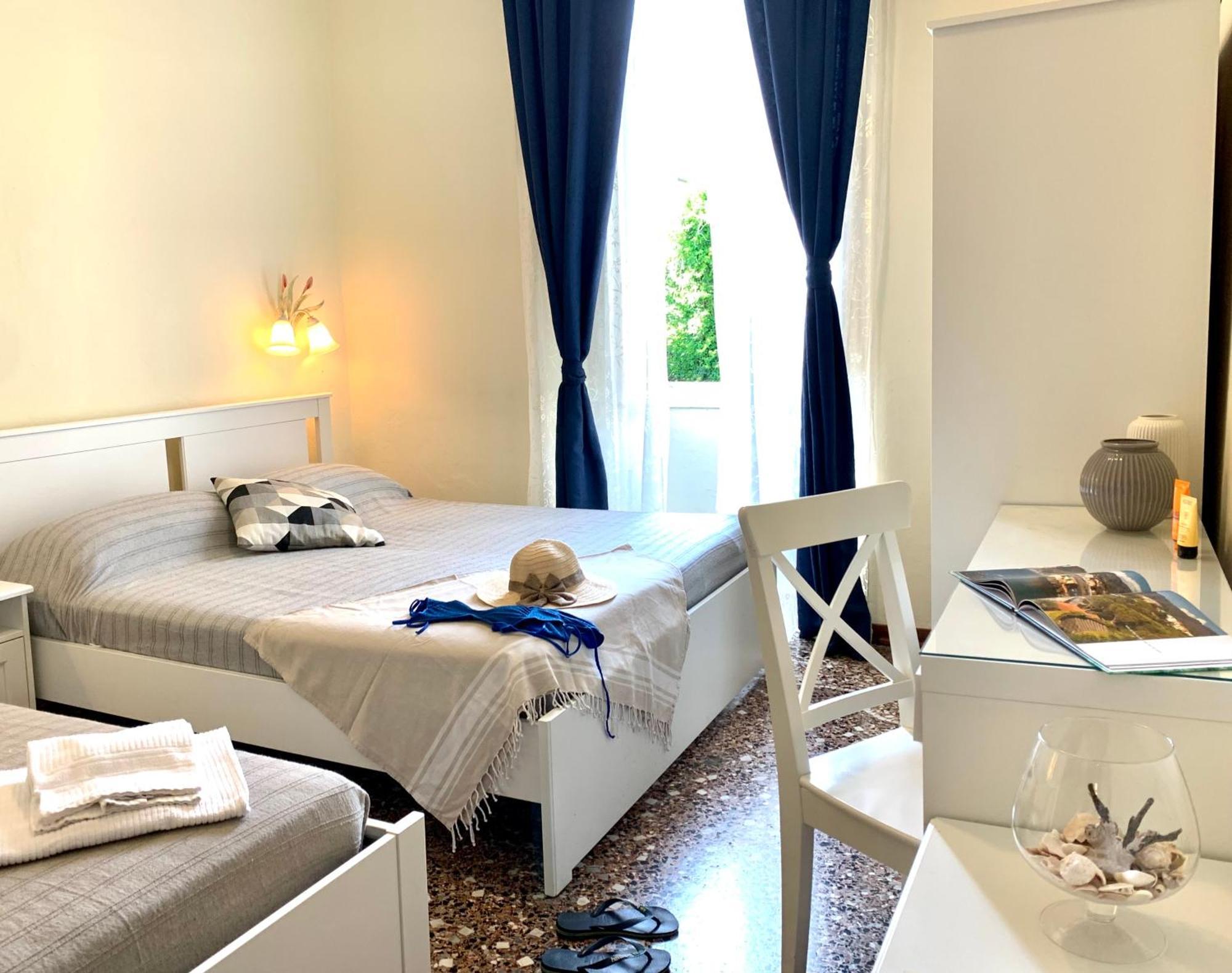 Hotel Baia Di Леванто Екстериор снимка